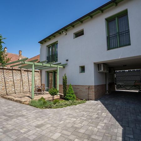 Jokai Apartman Dunafoldvar Exterior photo