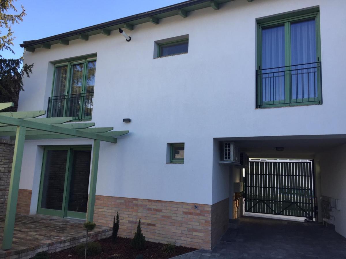 Jokai Apartman Dunafoldvar Exterior photo