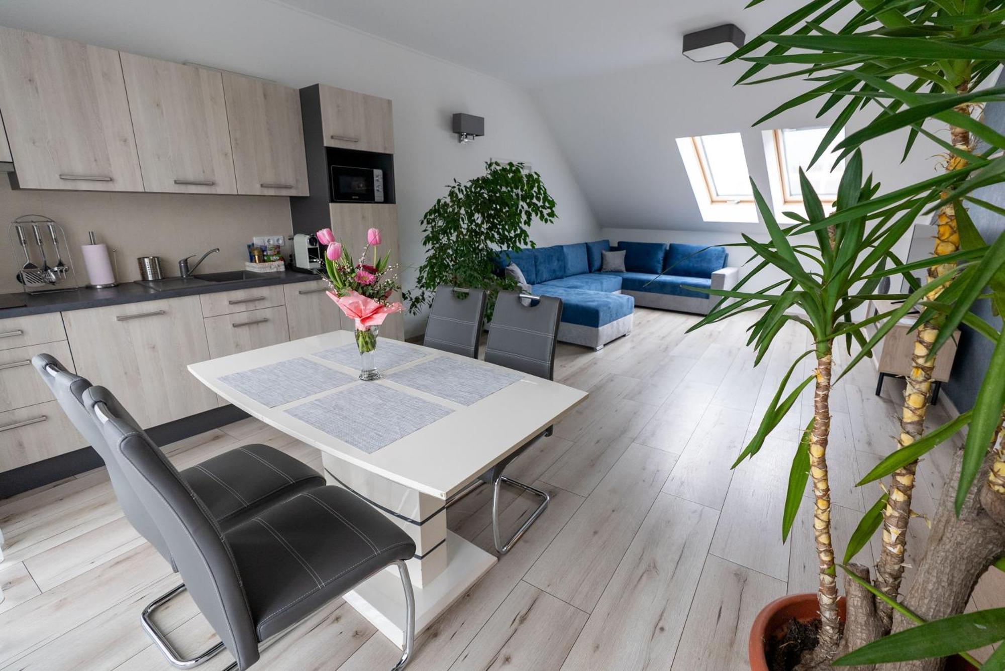Jokai Apartman Dunafoldvar Exterior photo