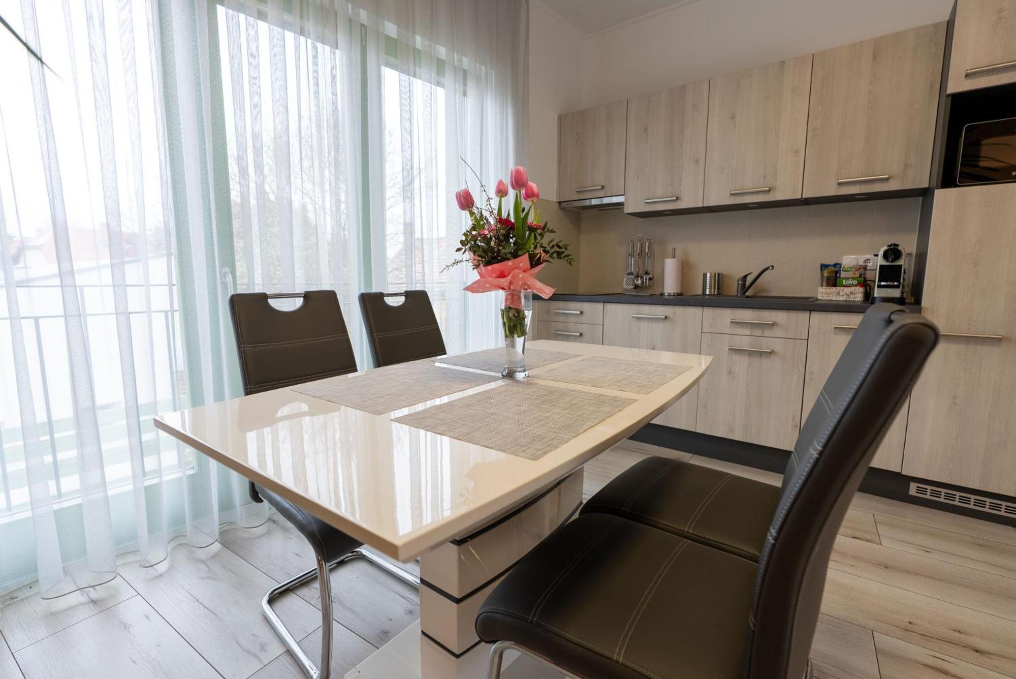Jokai Apartman Dunafoldvar Exterior photo