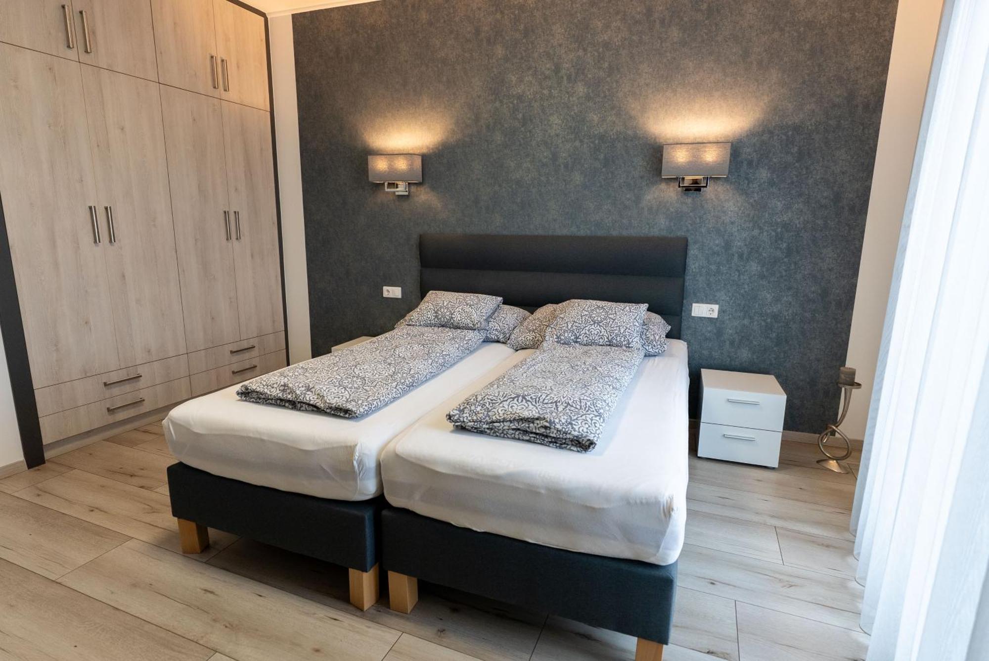 Jokai Apartman Dunafoldvar Exterior photo