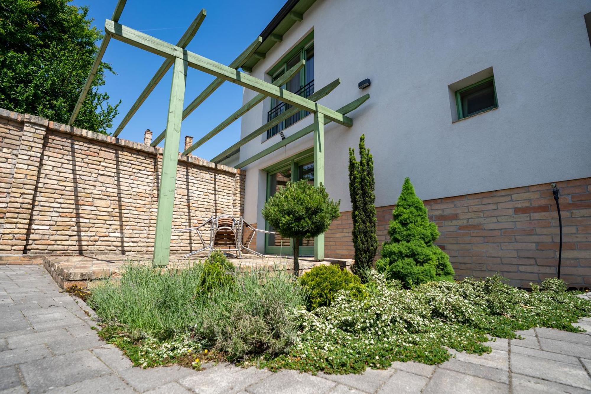 Jokai Apartman Dunafoldvar Exterior photo